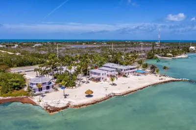 Rainbow Bend Resort Hotels in der Nähe von Dolphin Connection