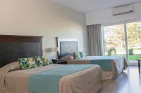 Howard Johnson Chascomus Các khách sạn ở Buenos Aires