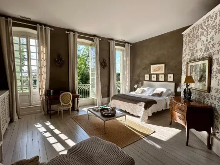 Côté Park Отели в г. Сен-Леже-Сюр-Дён