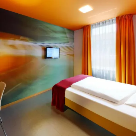 Hotel Königstein Отели рядом с достопримечательностью «Станция метро Petuelring»