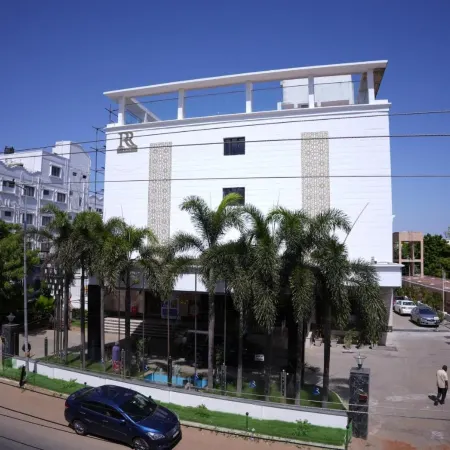 RR Inn Tirunelveli Отели в г. Тирунелвели