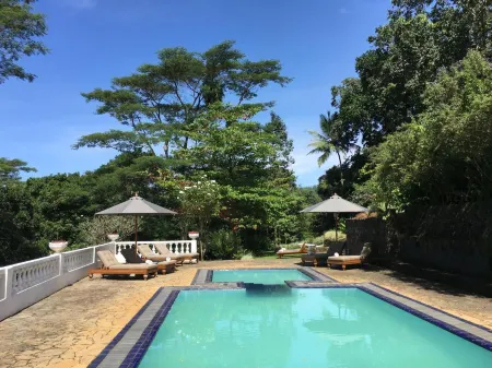 Ashburnham Estate Отели рядом с достопримечательностью «Sri Muthumari Amman Kovil»