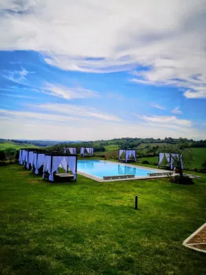 Villa il Castagno Wine & Resort Hotels in Quercegrossa