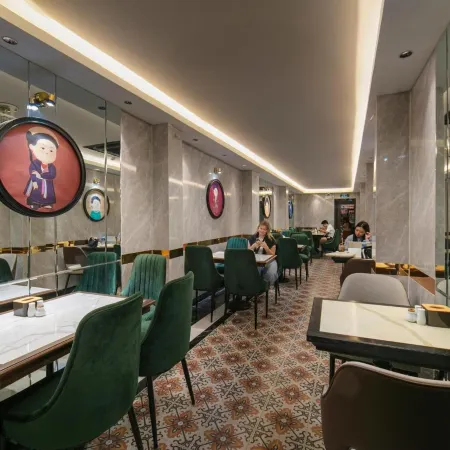 Hanoi Loopers Hostel & Rooftop Bar