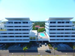 The Streamliner Hotel Apartment