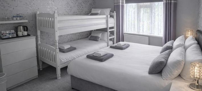 The Roslyn Guest House Hotels in Paignton