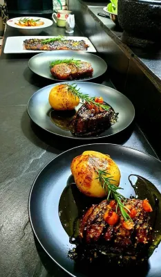 44 on Ennis Guest Lodge and Restaurant - Hotel di 