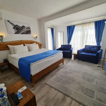 Rebetiko Hotel