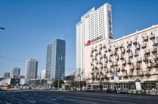 Level Rooms Отели рядом с достопримечательностью «Tissot Service»