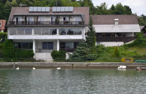 格斯提賽茲洛住宿加早餐旅館