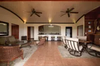 Club del Mar Oceanfront Hotels in Jaco