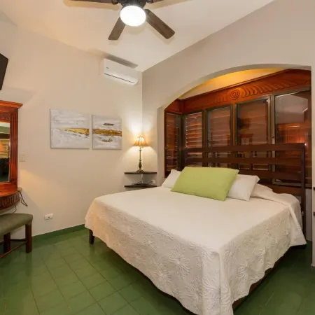 Club del Mar Oceanfront