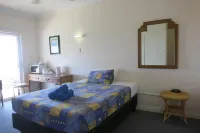 VQ3 Lodge Hotel di Pulau Natal