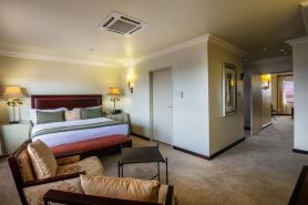 Cresta President Hotel