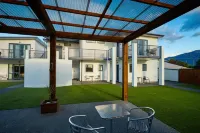 Kaikoura Quality Suites Hotels in Hapuku