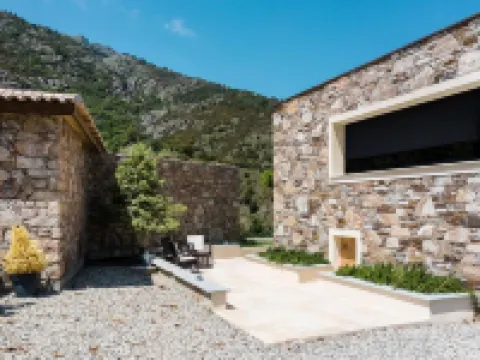 Kyrn Flor - Domaine Sant Antone Hotels in Corte