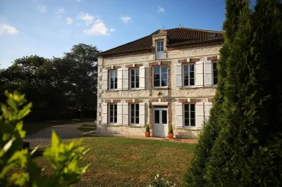 Les Rêves de Flamboin Hotels near Les Enfants du Dome