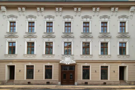 Ventus Rosa Boutique Aparthotel Отели рядом с достопримечательностью «Adam Mickiewicz statue»