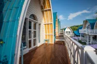 Santorini Beach Resort Hotels in Gili Trawangan