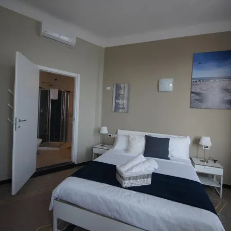 Luna Rooms