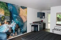 Northwood Motor Lodge - Motels