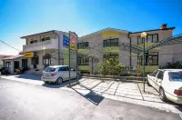 Apartment and Rooms Ivan Hotels in Milna