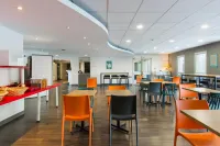 hotelF1 Igny Massy TGV Hotel a Saclay
