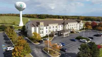 Comfort Inn & Suites Geneva- West Chicago Hotels in North Aurora