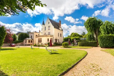Le Manoir Saint Thomas Hotels near Le Chateau du Clos Luce - Parc Leonardo da Vinci