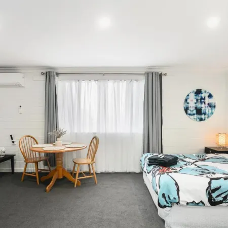 Malibu Apartments - Perth