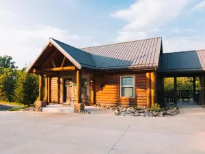 Water Lily Cabin by Amish Country Lodging