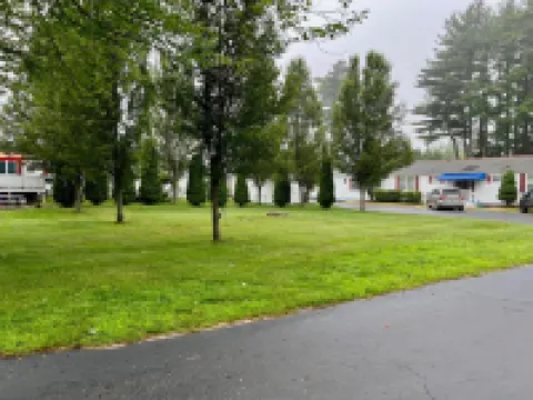 Rodeway Inn & Suites Brunswick Near Hwy 1 Hotels in Brunswick