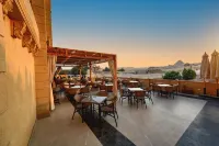 The Gate Hotel Front Pyramids & Sphinx View - breakfast
