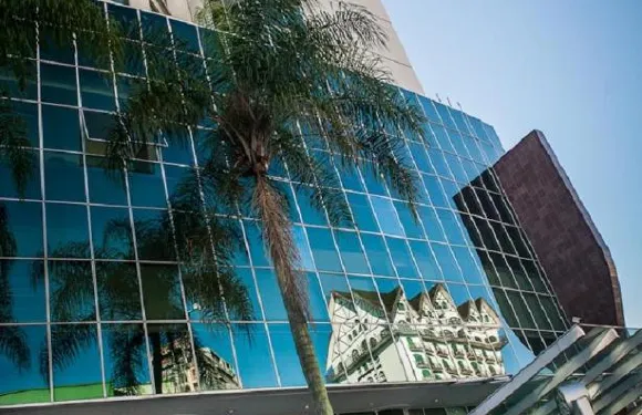 波旁會議酒店儒萬維爾