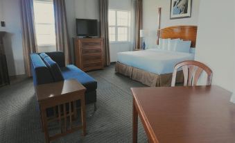 Host Inn an All Suites Hotel