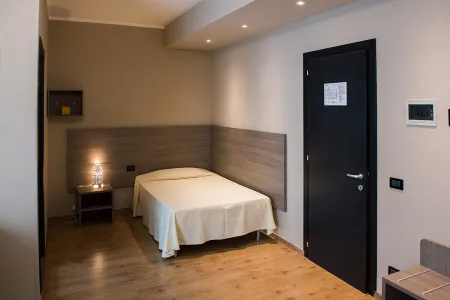 Albergo Grappolo d'Oro Отели в г. Монтебеллуна