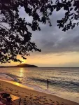 Chill Inn Lipa Noi Hostel and Beach Cafe - 2 星級