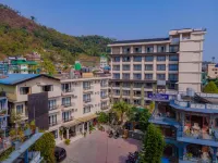 Hotel Pokhara Village & SPA