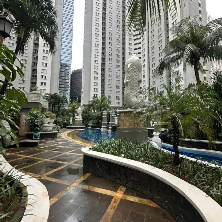 The Amber Suite near Central Park Mall Jakarta Отели рядом с достопримечательностью «Университет Таруманагара»