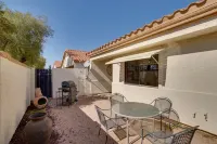 7 Mi to Mill Ave BBQ-Ready Mesa Townhouse - spa