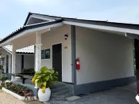 Laydee Resort Hôtels à : Amphoe Pathio