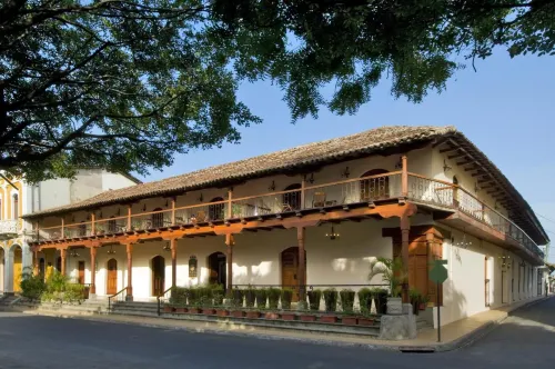 Hotel Plaza Colon - Granada Nicaragua - 3-Star