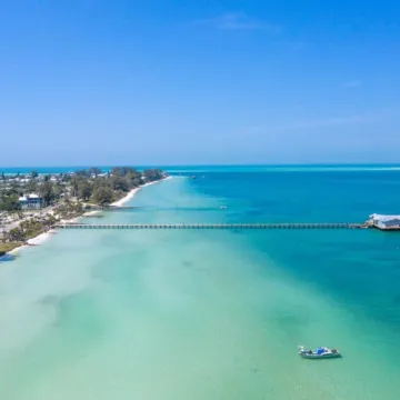 Captain’s Quarters at Anna Maria Island Inn Отели рядом с достопримечательностью «Пляж Кортес-Бич»