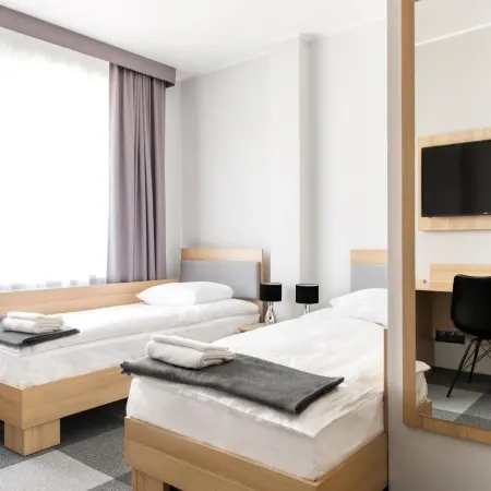 WAW Hotel Airport Okęcie Отели рядом с достопримечательностью «Влохи»