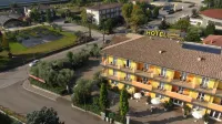 Hotel Confine
