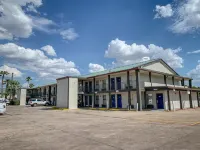 Studio 6 Laredo, TX - North I 35