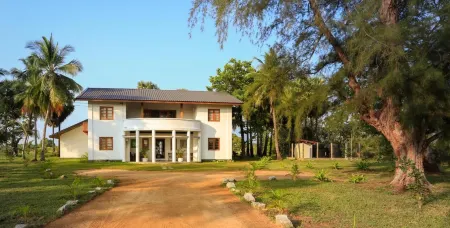 KayJay Palms Отели рядом с достопримечательностью «iSoft Trchnologies»