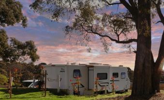Woodmans Hill Motel