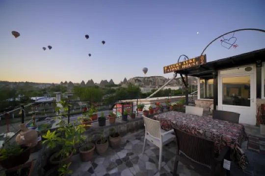 Lucky Luke Stone House