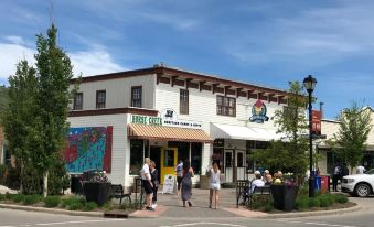 Rocky Mountain View Bed & Breakfast